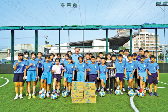 教育盃五人制足球錦標賽  鹿東國小足球隊成績亮眼